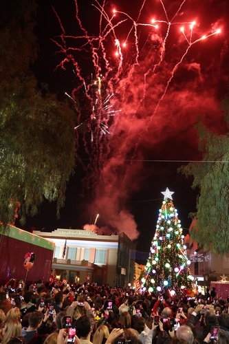 Δήμαρχος Ηρακλείου Βασίλης Λαμπρινός - Φωταγώγηση Χριστουγεννιάτικου Δέντρου 2022